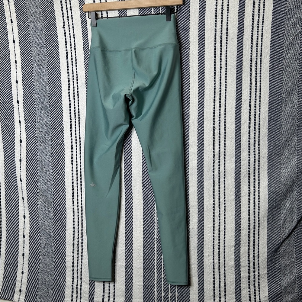 ALO Yoga 7/8 High Waist Airlift Leggings - Picture 4 of 4